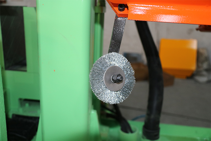 鋸床上的小鋼刷有什么作用